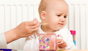6 cách hiệu nghiệm để xua đuổi chứng táo bón cho trẻ