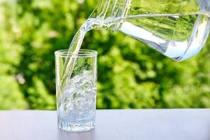 Mẹ ăn gì để con không bị táo bón và con bị táo bón mẹ nên ăn gì?