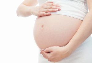 Dấu hiệu chảy máu máu chân răng khi mang bầu – Không nên bỏ qua 