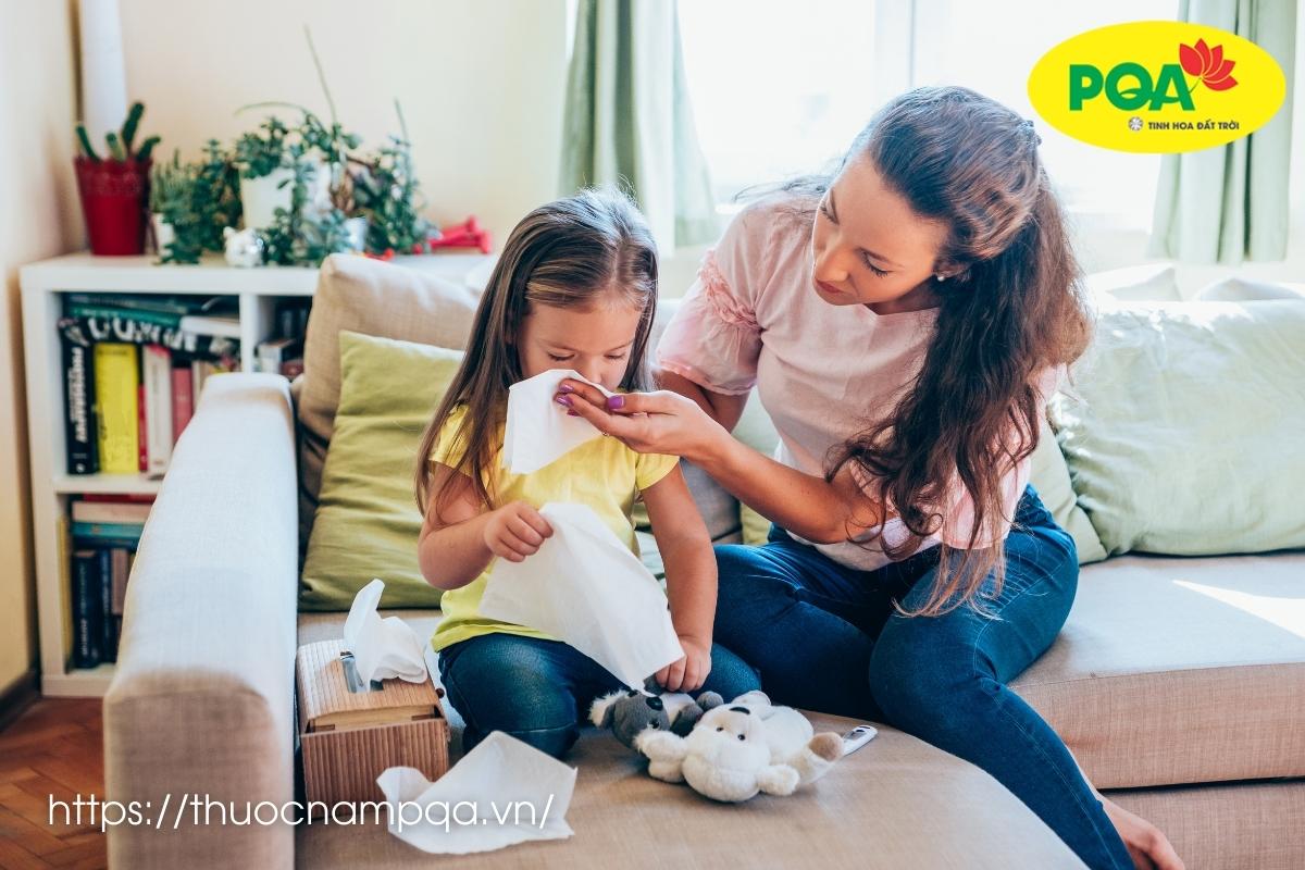 [Chia sẻ] Trẻ 3 tuổi chảy máu cam làm ngay cách này để xử lý cầm máu