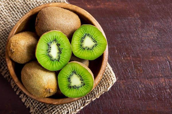 Bổ sung vitamin từ kiwi cho bé hen suyễn
