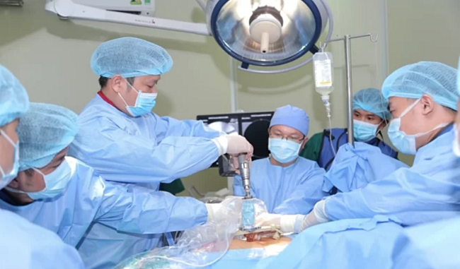 phẫu thuật nội khoa chữa đau thần kinh tọa
