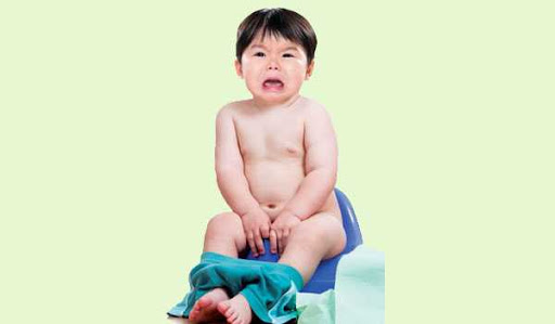 táo bón trẻ em là gì? dấu hiệu nhận biết