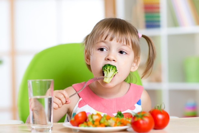 Trẻ bị táo bón nên ăn gì tốt cho đường ruột